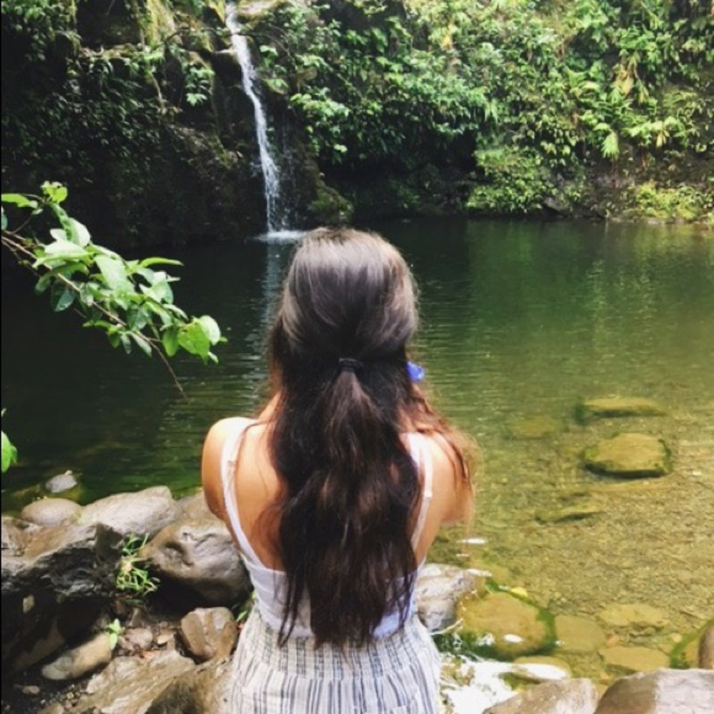 Meet your Posher, Thea